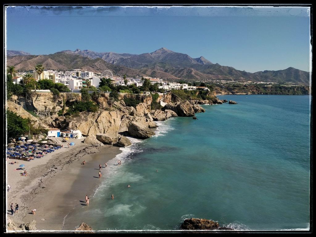 Hostal Andalucia Нерха Екстериор снимка